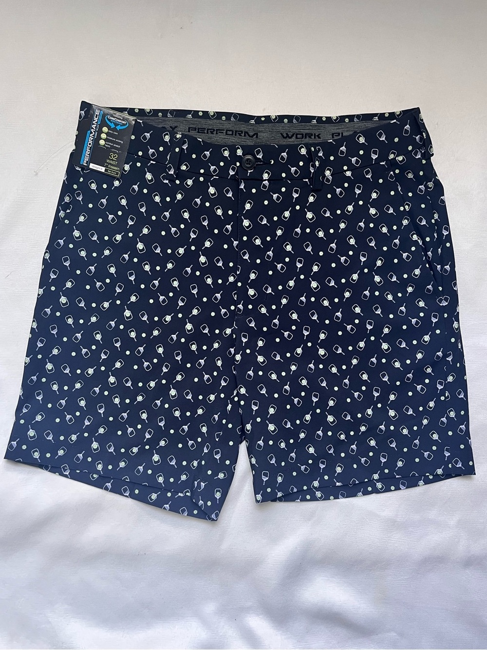 Roundtree & Yorke performance pickle ball navy shorts NWT 32”